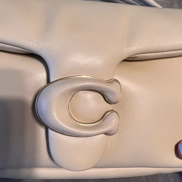 Coach pillow tabby 26 - Picture 8 of 8